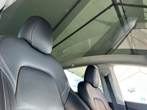 Used 2022 Tesla Model Y Performance AWD/4WD image 17