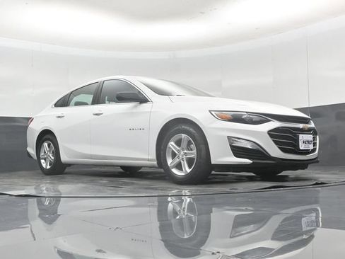Used 2021 Chevrolet Malibu LS FWD image 50