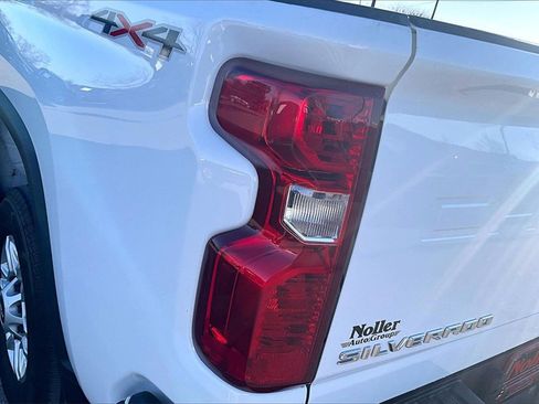 Used 2024 Chevrolet Silverado 2500 LT image 30
