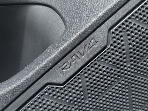 Used 2023 Toyota RAV4 LE image 21