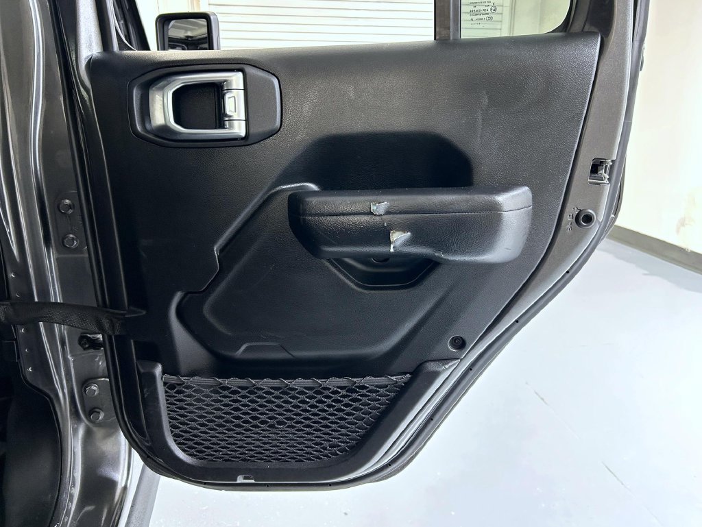 Used 2021 Jeep Gladiator Sport AWD/4WD image 18