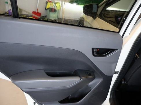 Certified 2024 Subaru Crosstrek 2.0i image 17