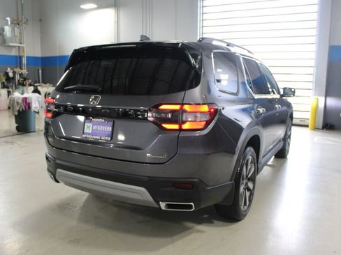 Used 2025 Honda Pilot Touring image 48