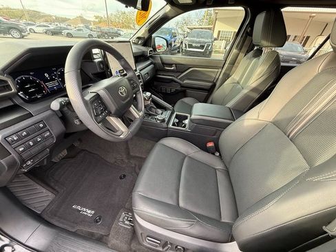 Used 2025 Toyota 4Runner 4WD image 11