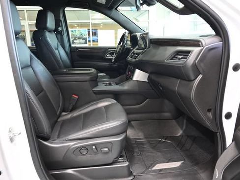 Used 2021 Chevrolet Suburban LT w/ Luxury Package AWD/4WD image 10