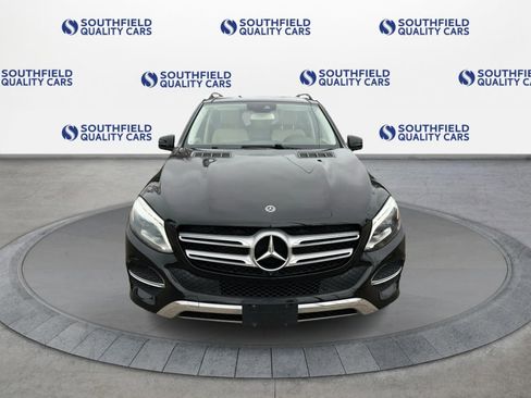 Used 2019 Mercedes-Benz GLE 400 4MATIC w/ Premium 2 Package image 9