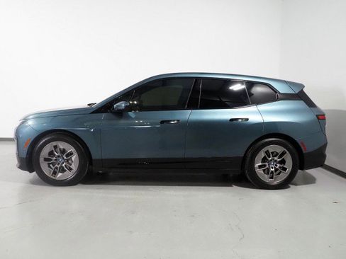 Used 2023 BMW iX xDrive50 w/ Ultimate Package 2 image 9