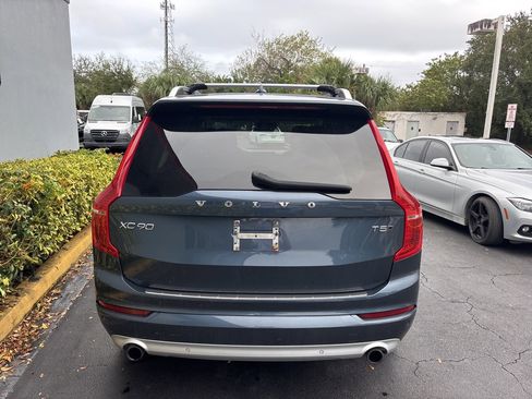 Used 2019 Volvo XC90 T5 Momentum w/ Multimedia Package image 10