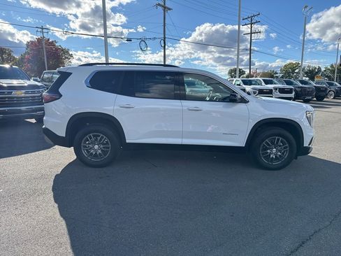 Used 2025 GMC Acadia Elevation image 6