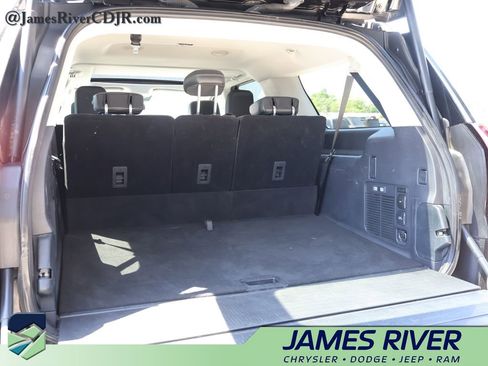 Used 2025 Ford Expedition Max Platinum AWD/4WD image 16