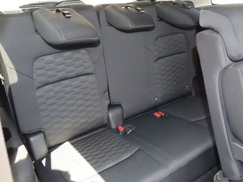 Used 2024 Nissan Pathfinder SV FWD image 19