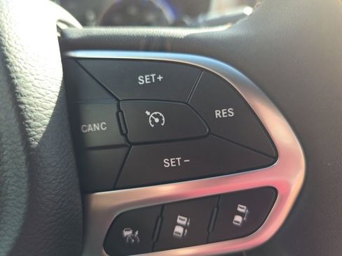 New 2026 Chrysler Pacifica Pinnacle w/ Trailer Tow Group image 26