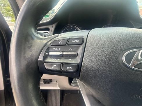 Used 2020 Hyundai Elantra Limited FWD image 28