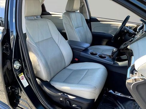 Used 2015 Toyota Avalon Limited w/ Technology Package FWD image 35
