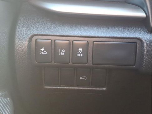 Used 2025 Mitsubishi Eclipse Cross AWD image 17