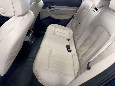 Used 2022 Audi e-tron Premium Plus w/ Premium Plus Package image 14