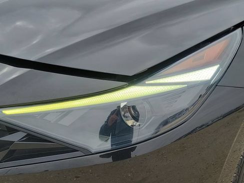 Used 2021 Hyundai Elantra SEL FWD image 28