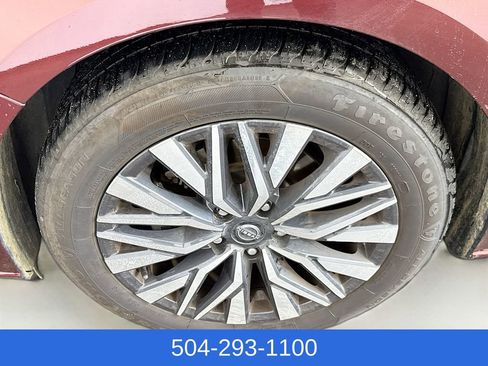 Used 2024 Nissan Altima 2.5 SV FWD image 30