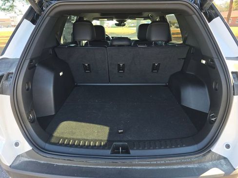 Used 2026 Chevrolet Equinox LT w/ Convenience Package II image 11