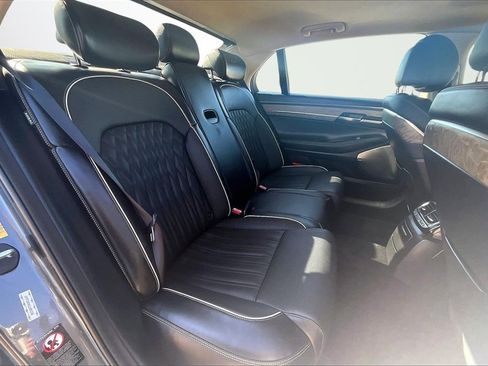Used 2020 Genesis G90 3.3T Premium image 25