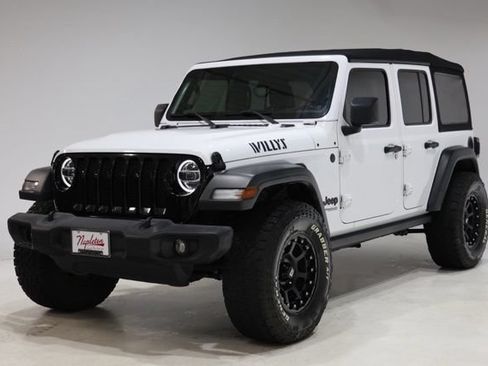 Used 2020 Jeep Wrangler Unlimited Sport AWD/4WD image 3