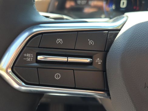 New 2026 Chevrolet Equinox ACTIV w/ LPO, Floor Liner Package image 19