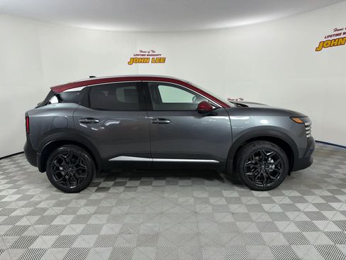 New 2026 Nissan Kicks SR w/ SR Premium Package image 7