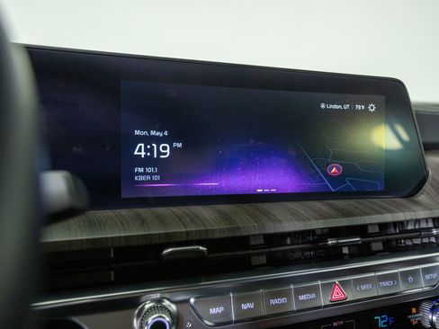 Used 2025 Kia Telluride SX Prestige AWD/4WD image 17