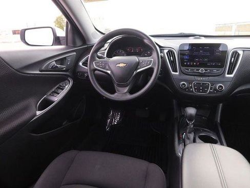 Used 2024 Chevrolet Malibu LT image 21