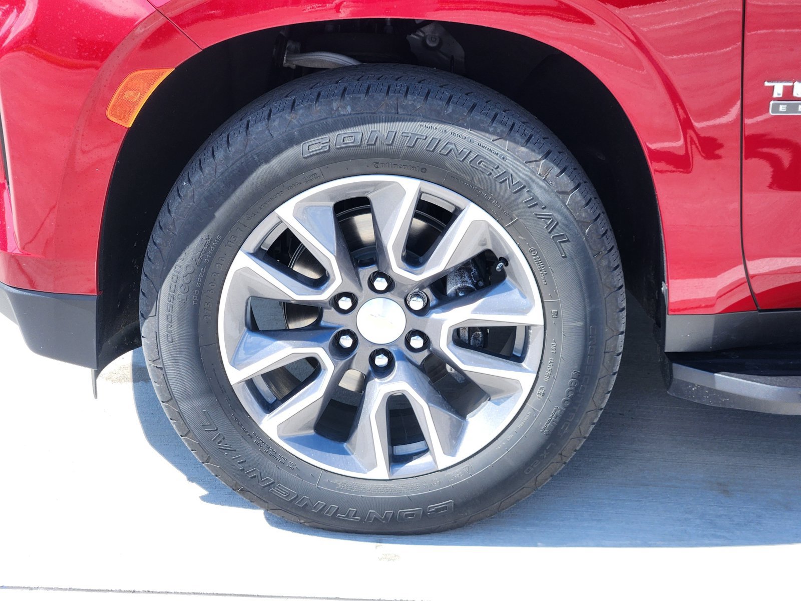 Used 2024 Chevrolet Tahoe LT w/ Luxury Package RWD image 11