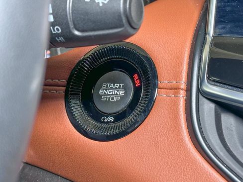 Certified 2023 Jeep Compass Limited image 37