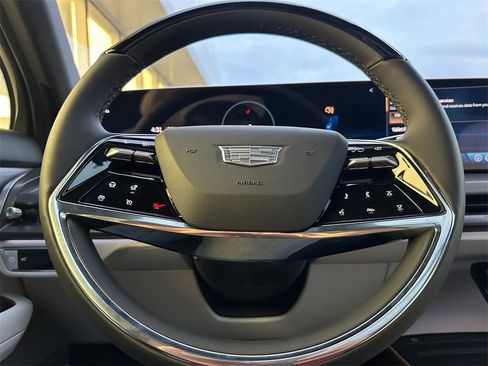 New 2026 Cadillac Vistiq Sport image 25