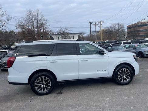 Used 2025 Ford Expedition Platinum image 7