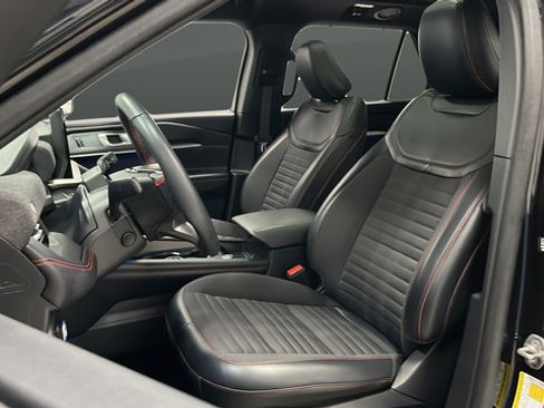 Used 2025 Ford Explorer ST-Line w/ Premium Package AWD/4WD image 9