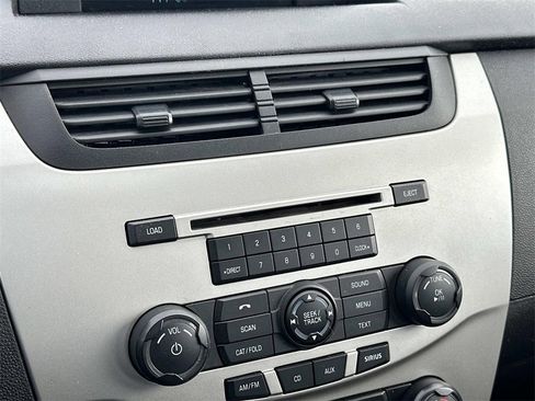 Used 2011 Ford Focus SE image 26