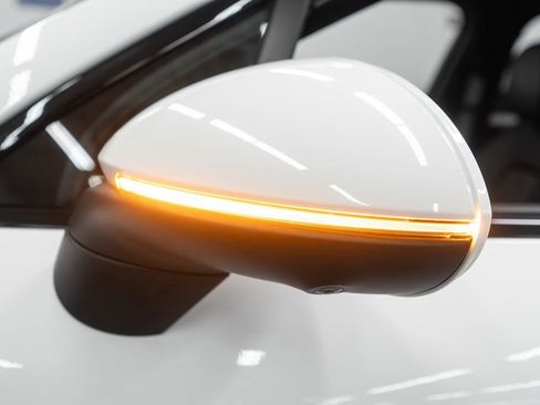 Used 2023 Porsche Cayenne Platinum Edition image 43