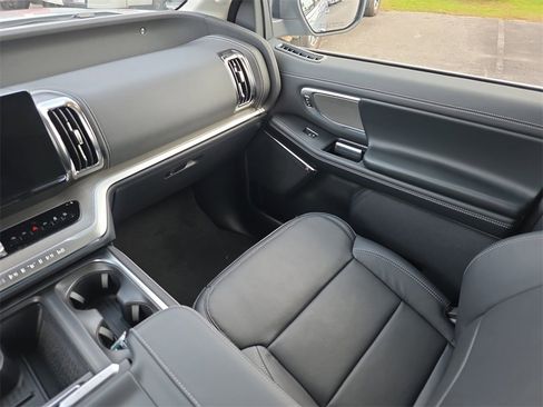 New 2025 Ford Expedition Platinum w/ Driver's Package image 17