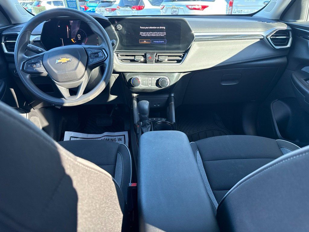 Used 2024 Chevrolet TrailBlazer LT w/ Driver Confidence Package AWD/4WD image 17