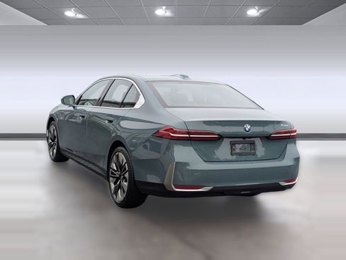 Certified 2026 BMW 530i image 3