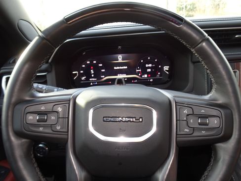 Used 2023 GMC Yukon XL Denali Ultimate image 31