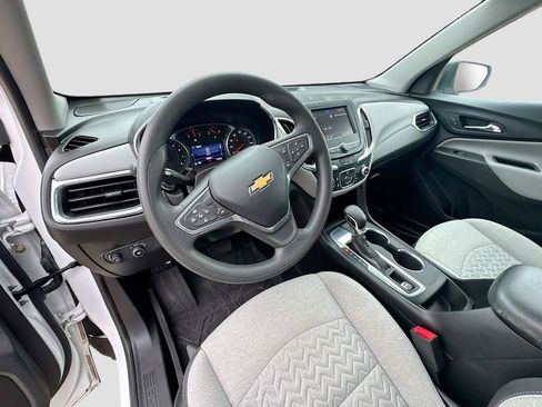 Used 2022 Chevrolet Equinox LS w/ LS Convenience Package image 9