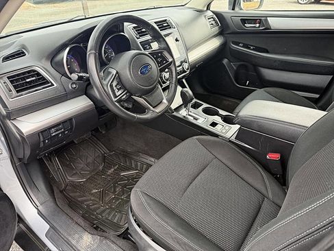 Used 2019 Subaru Outback 2.5i Premium image 9