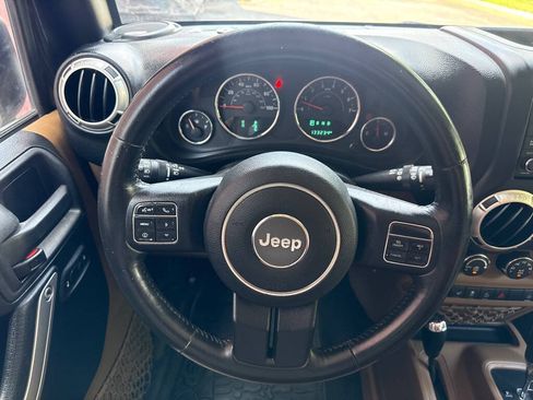 Used 2015 Jeep Wrangler Unlimited Rubicon w/ Dual Top Group AWD/4WD image 16