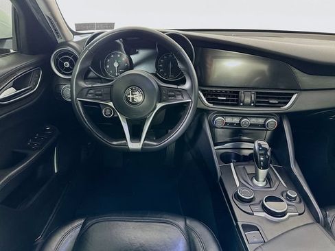 Used 2018 Alfa Romeo Giulia AWD image 28