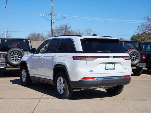 Certified 2025 Jeep Grand Cherokee Laredo w/ Trailer Tow Package image 5