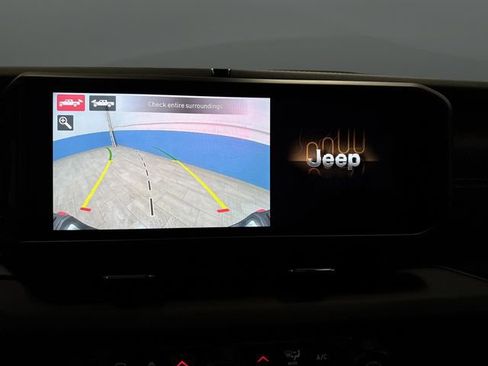 Used 2024 Jeep Gladiator Rubicon w/ Technology Group image 10