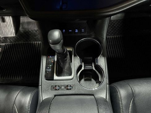 Used 2019 Toyota Highlander Limited AWD/4WD image 34