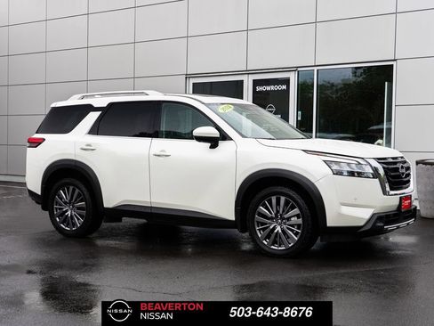 Used 2024 Nissan Pathfinder SL w/ SL Premium Package AWD/4WD image 1