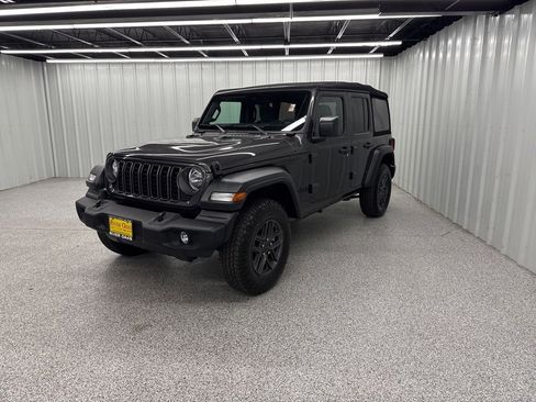 Used 2024 Jeep Wrangler Sport S image 3