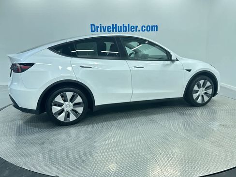 Used 2024 Tesla Model Y Long Range image 9